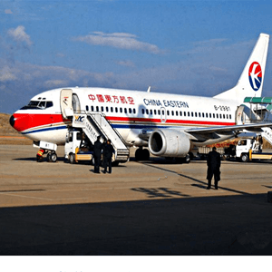 西宁机场空运航空快运业稳步发展的原因是什么？